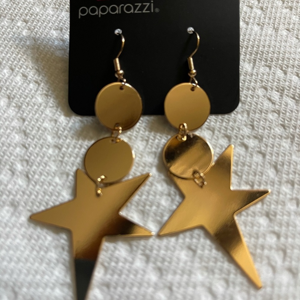 🌟 Gold-tone dangle earrings with fishhook back; cute circle & star combo